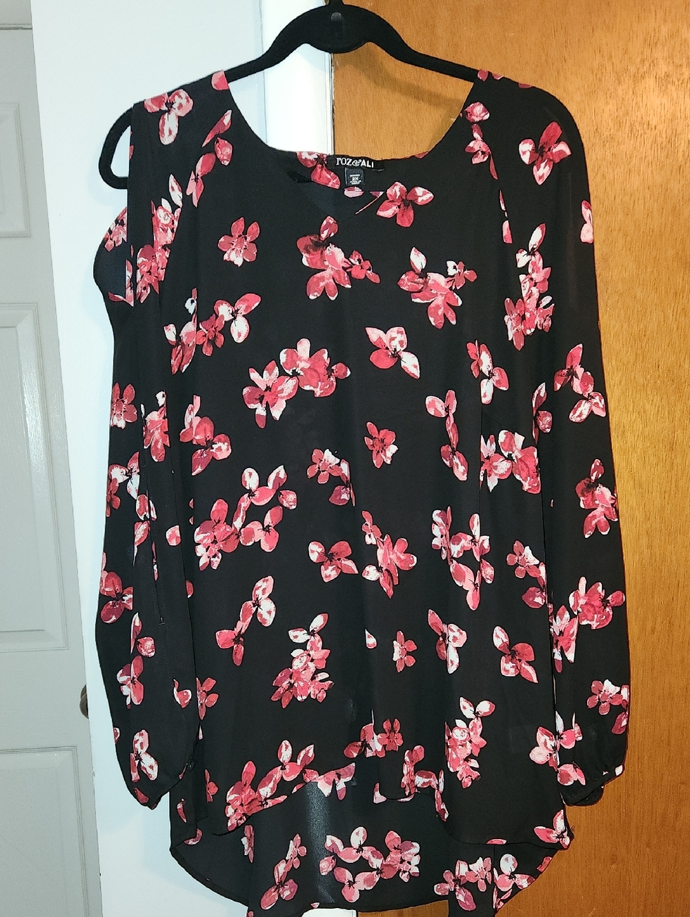 Roz & Ali Black Blouse with Pink Floral Print & Razor Cut Sleeves